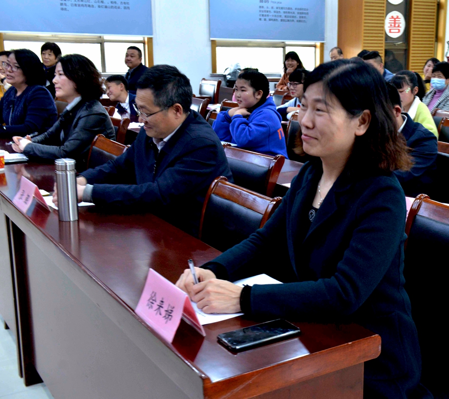 DSC_4087 徐书记在评比1 修.jpg