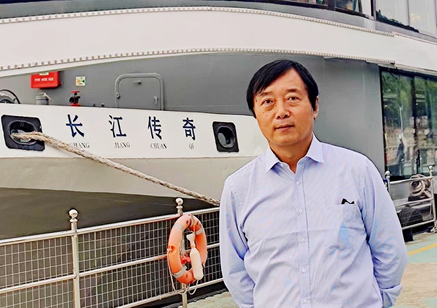 薛光辉.jpg